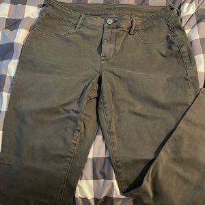 grey pants